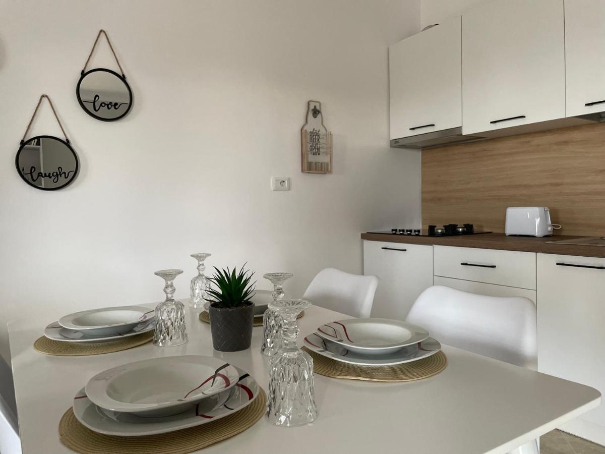 The Sunset Apartment Vlore Bagian luar foto
