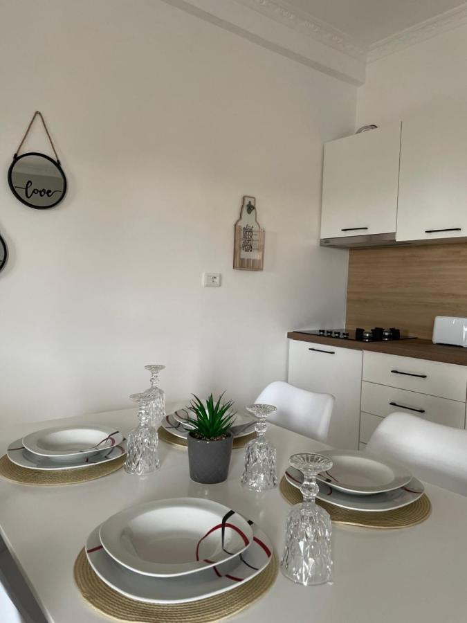 The Sunset Apartment Vlore Bagian luar foto