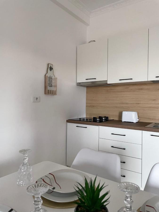 The Sunset Apartment Vlore Bagian luar foto